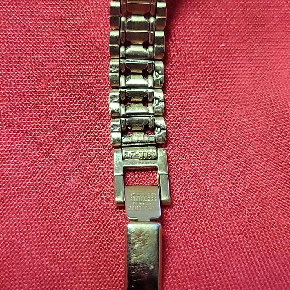Vintage Seiko Gold Watch with With Duck Head And Black Dial